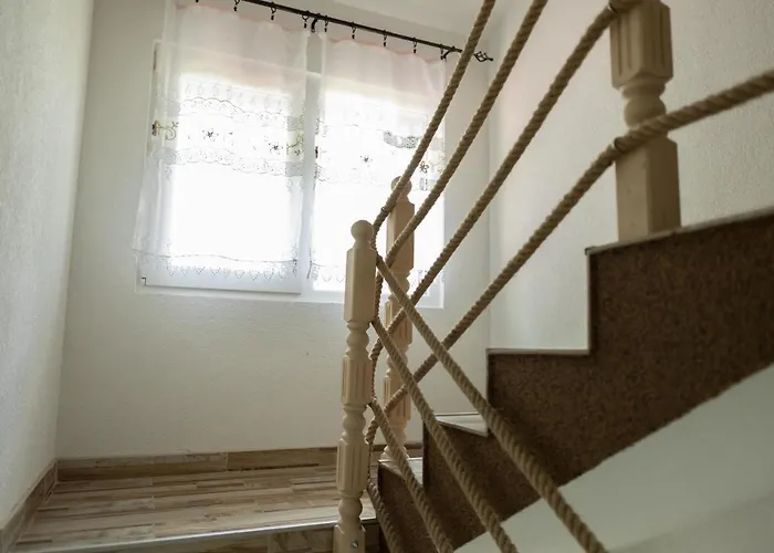 Dimitrijevic Lisine Willa *